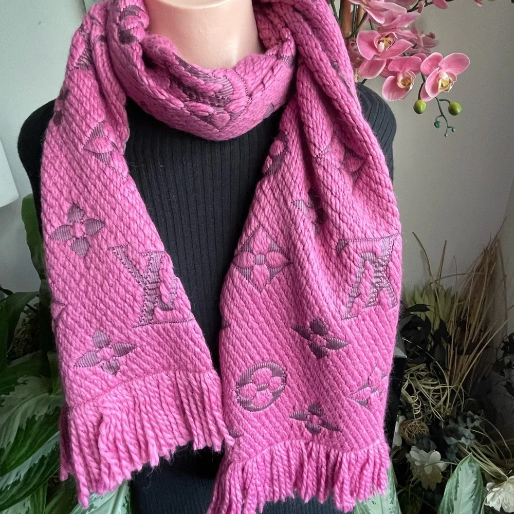 Louis Vuitton Echarpe Stole Scarf/Muffler. - Picture 7 of 11